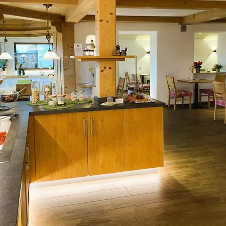 Hotel Am Wiesenhang - Garni 3*