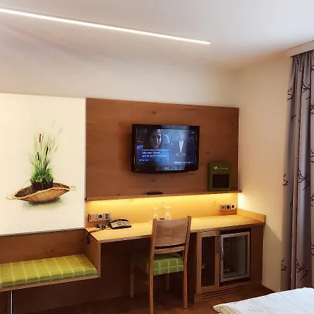 Hotel Am Wiesenhang - Garni 3*