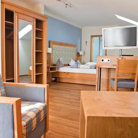 Hotel Am Wiesenhang - Garni Hotel Bad Kohlgrub