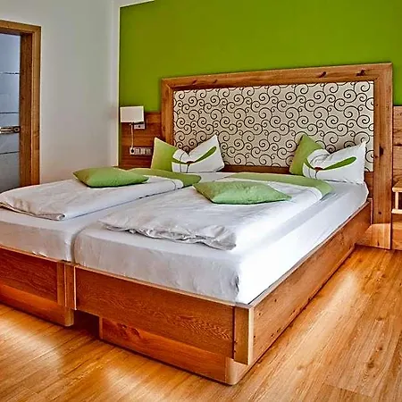 Hotel Am Wiesenhang - Garni 3*