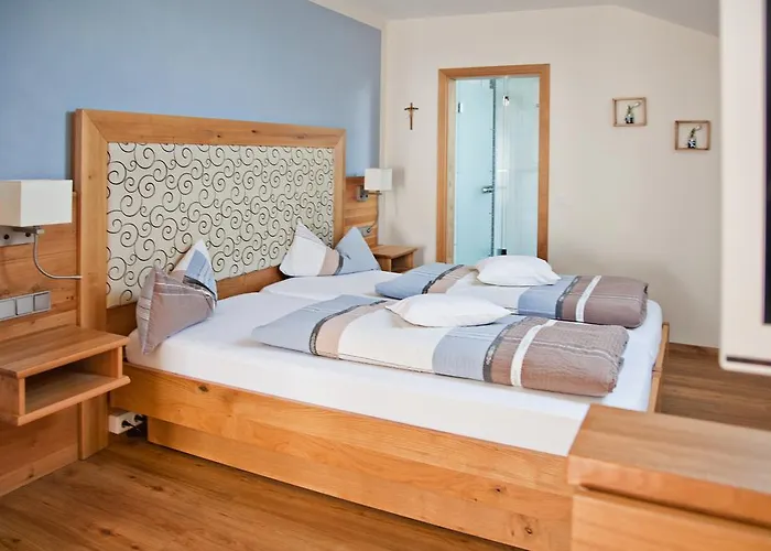 فندق Am Wiesenhang - Garni 3*