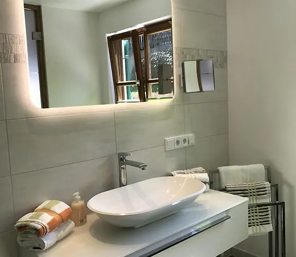 فندق Am Wiesenhang - Garni 3*